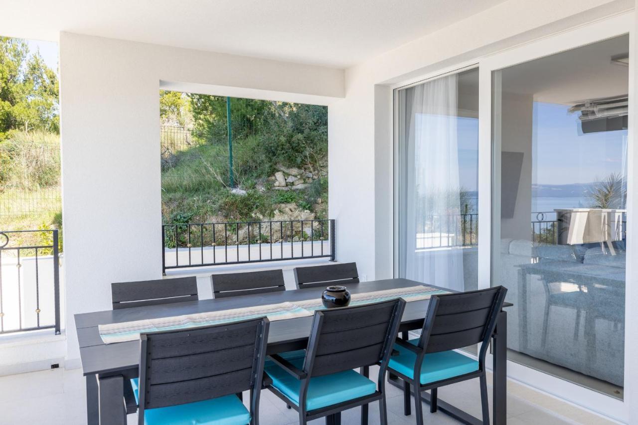 Villa Smaragd - Lapis - Luxury Apartment With Shared Pool Макарська Екстер'єр фото